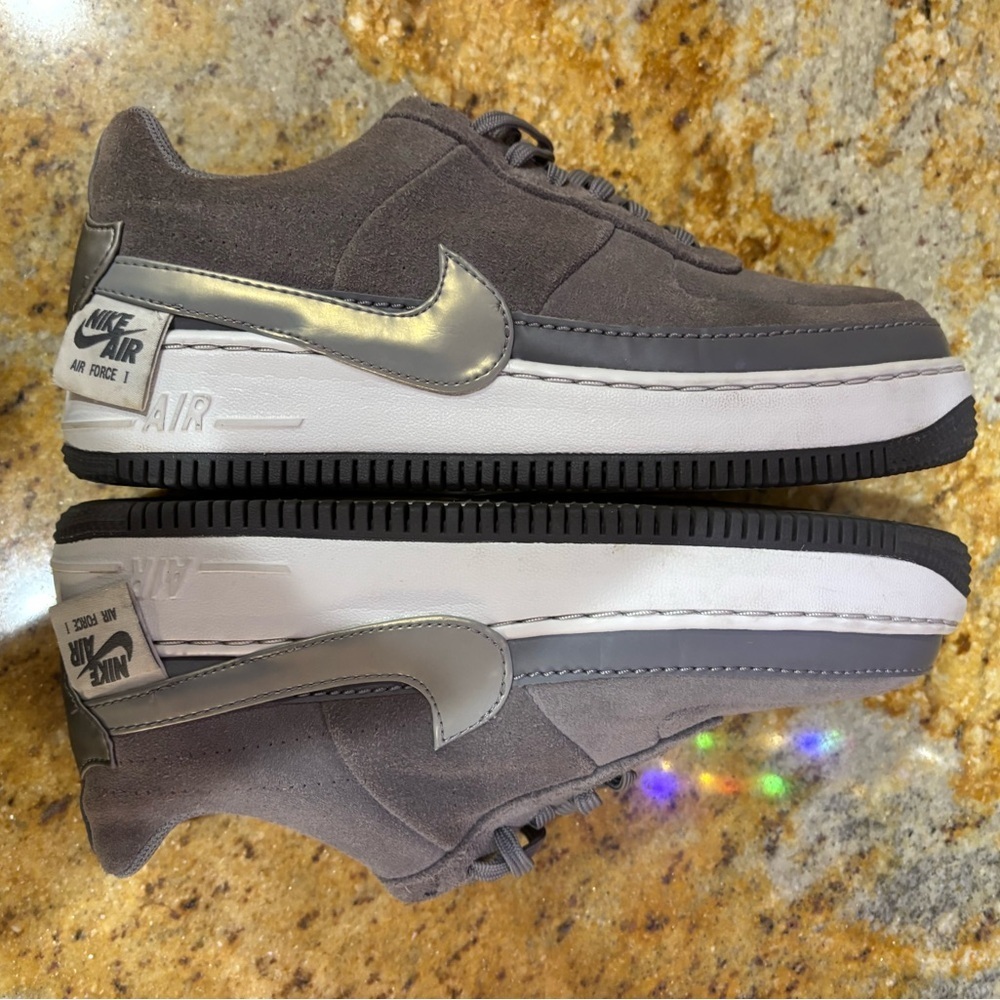 Nike Air Force 1 size 9.5 - Picture 8 of 9